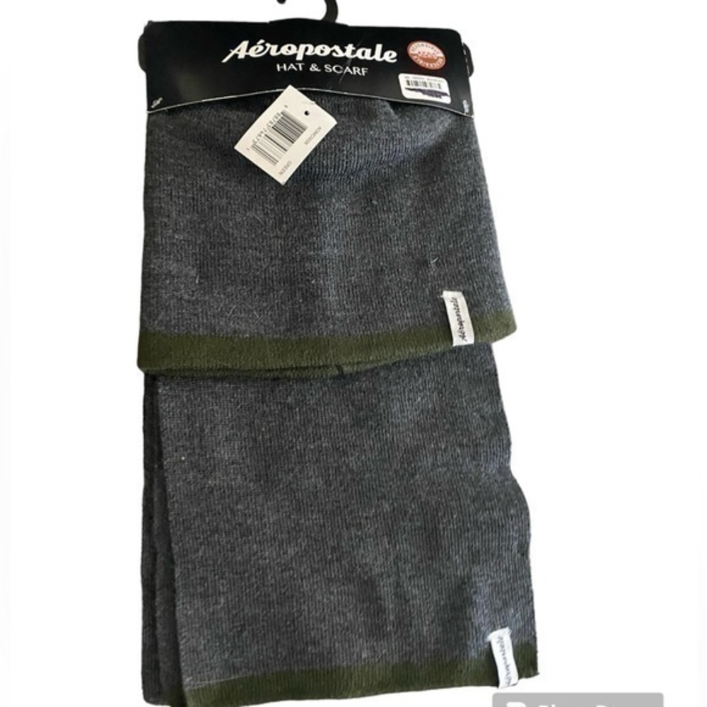 Aeropostale hat and scarf set